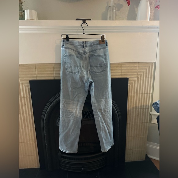American Eagle relaxed mom jean straight in size 10 regular - Picture 4 of 6